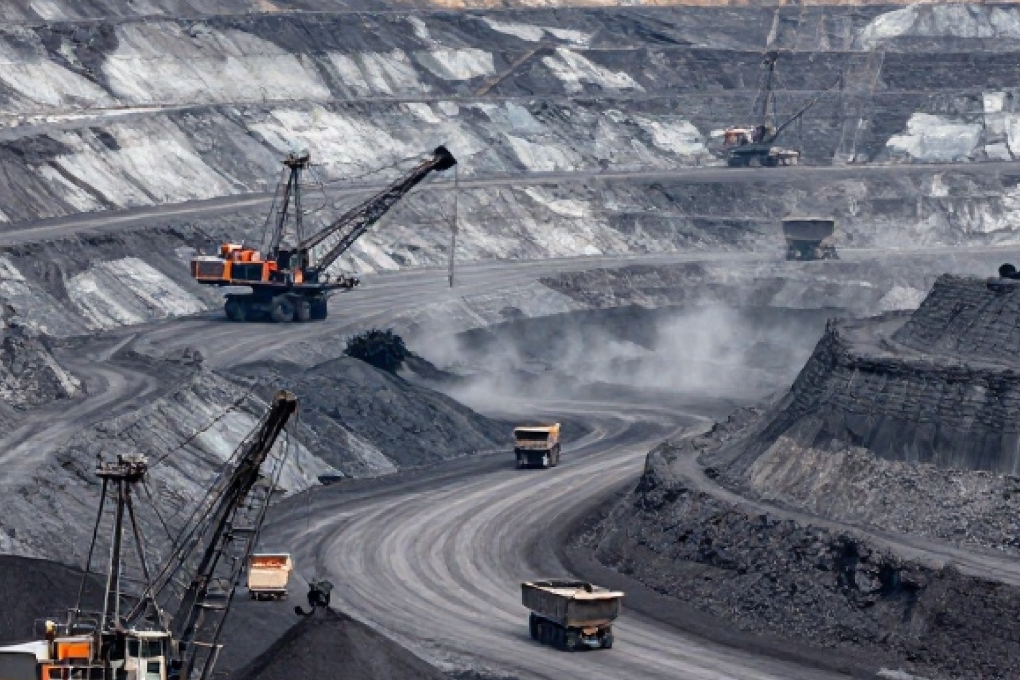 Power ministry joint secretary reviews Pakri Barwadih coal project